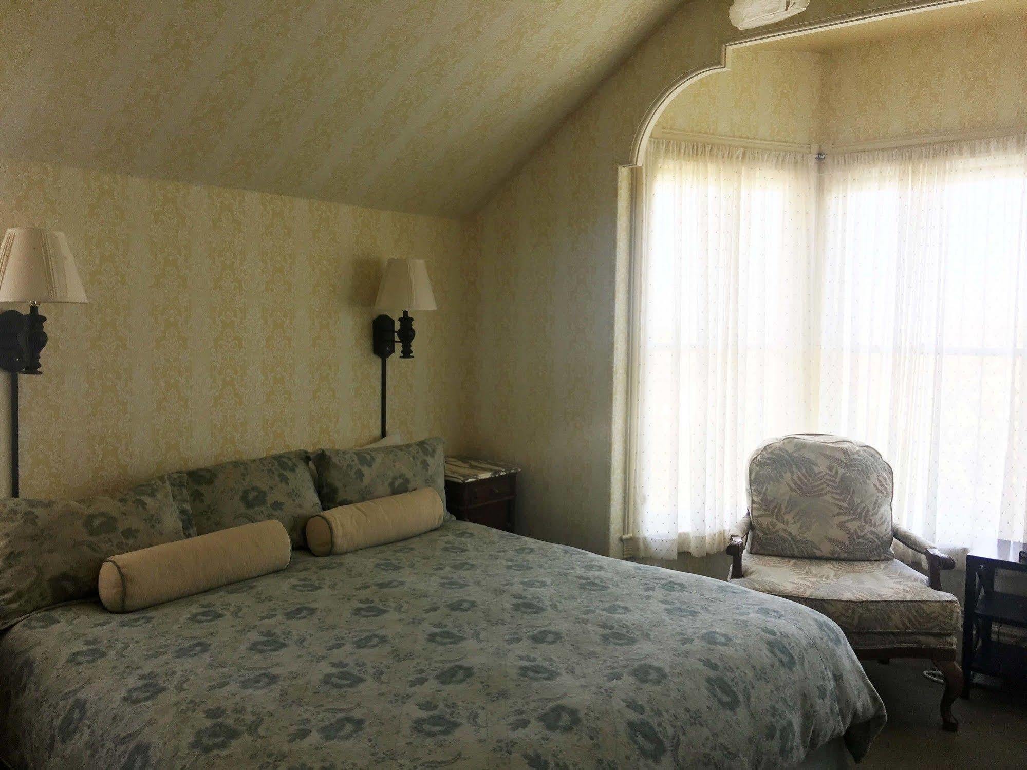 Gosby House Inn, A Four Sisters Inn Пасифік-Гроув Екстер'єр фото